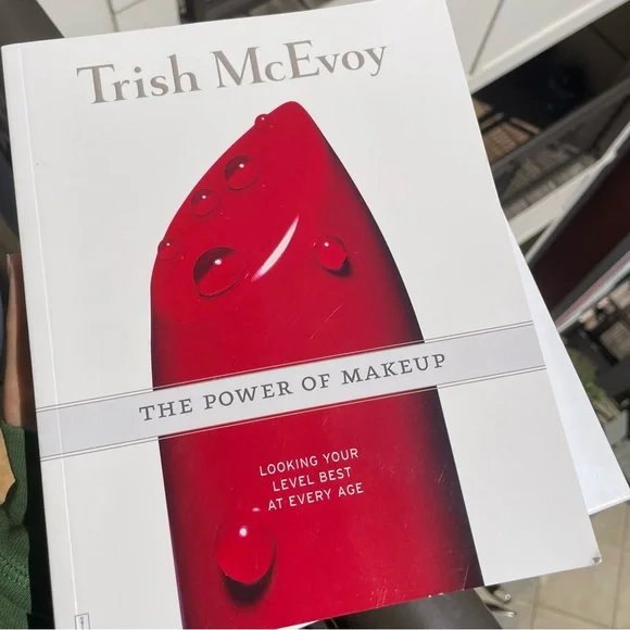 2 Trish McEvoy Books: The Power of Makeup & The Makeup of a Confident Woman - Picture 6 of 14